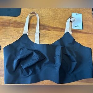 Knix Evolution Bra 8 ways to wear Black and Tan - Size 7